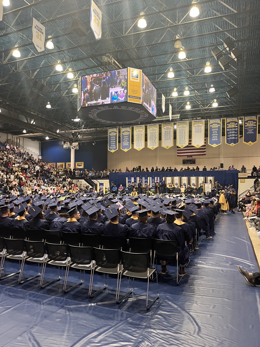ToddFranklin34's tweet photo. 7 sophomores mens basketball players walked in graduation today at VU / 6 last year !  We are 13-13 the last 2 seasons on possible sophs graduating and walking ! Proud of Victor Lado - pictured - Michael Osei- Bonsu / Ryan Oliver / Kent and Kris King / Karyiek Dixon and Lebron T https://t.co/wZSS28gxVx
