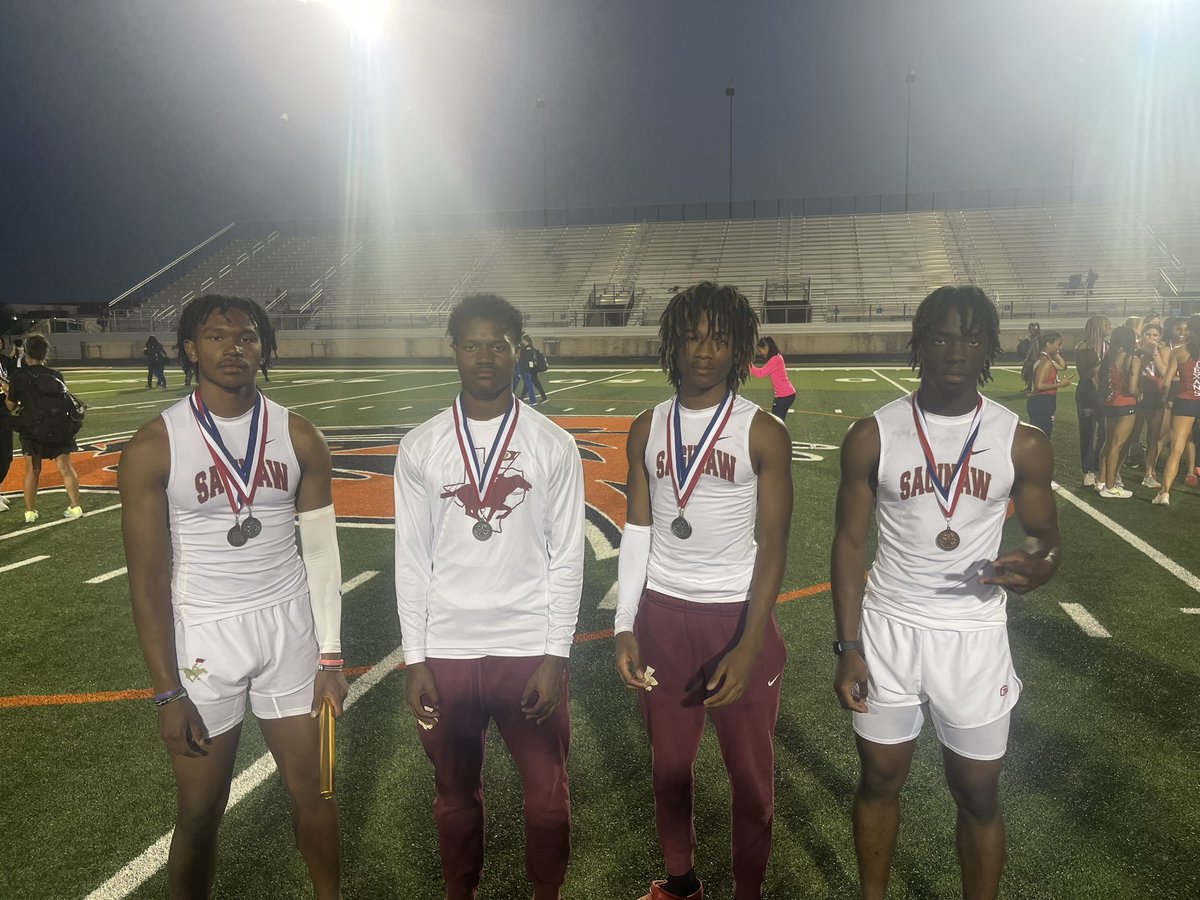 SaginawTFXC's tweet photo. We still have Seniors looking for college homes. 
F: London Provo 11.88 100m; 24.94 200m; 16.61 100mH37'11.75" TJ

M: Paul Barasa 22.17. 200m; 21'9.5" LJ; Runs 4x400m relay.  Have splits,  but no open marks. 

M: Darius: 40.11 300m hurdles https://t.co/taeLhqWvv2