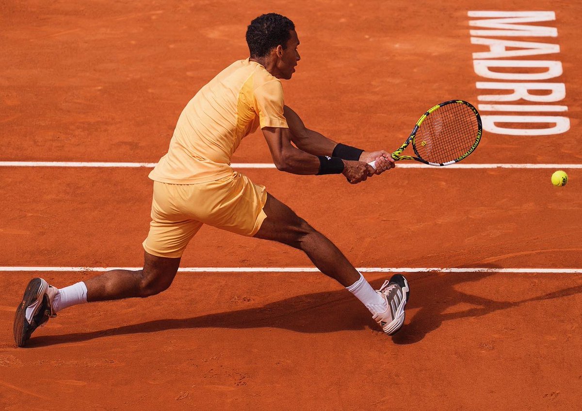 Solid match to bring myself in to the third round 💪🏽😄 One step at a time 🧱 📸: @MutuaMadridOpen