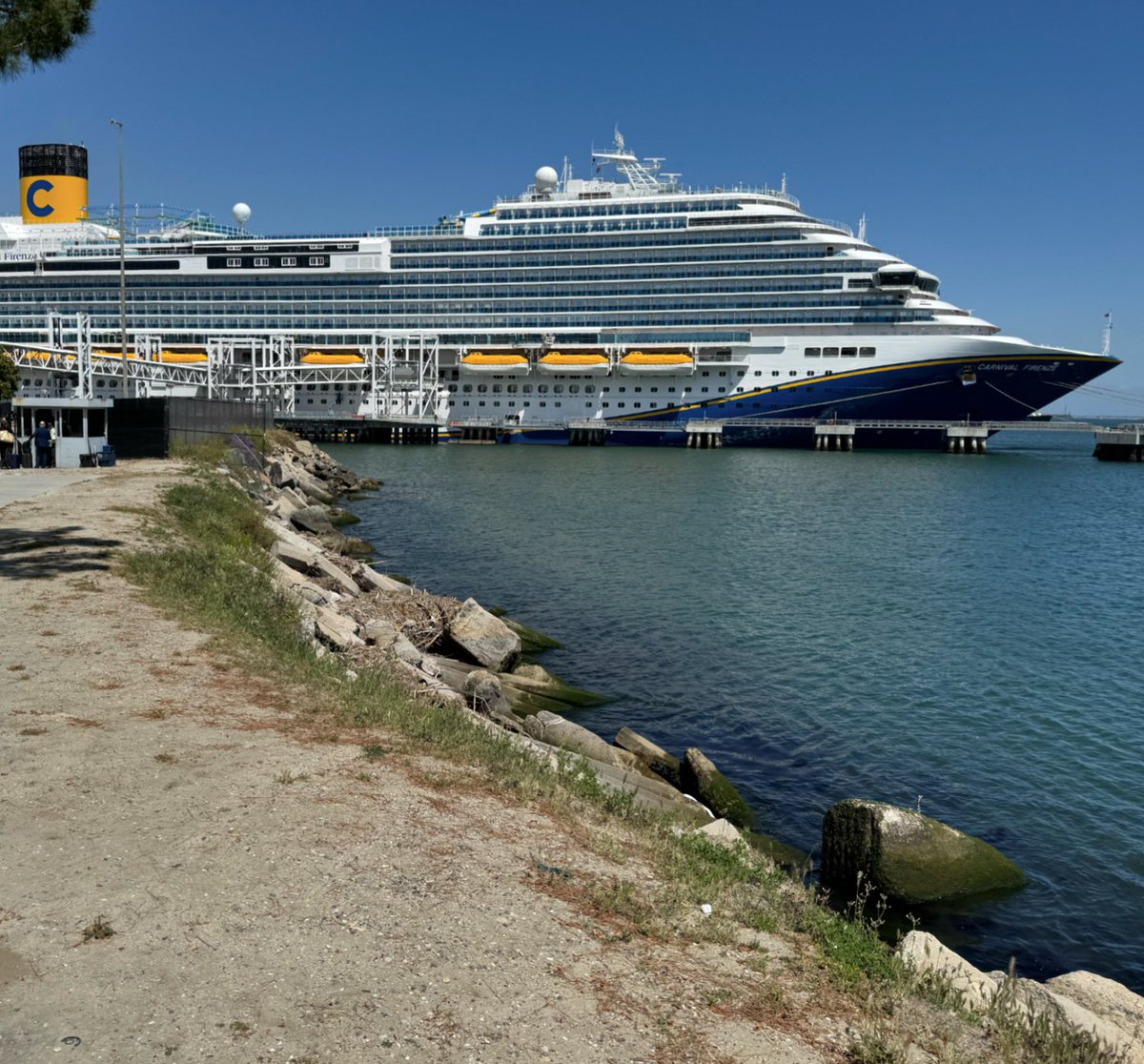 On a beautiful sunny day in Long Beach, California before setting sail for its maiden voyage to the Mexican Riviera is the new-to-the-fleet @CarnivalCruise #CarnivalFirenze #CarnivalFunItalianStyle #CruiseTravel #Cruise #Travel