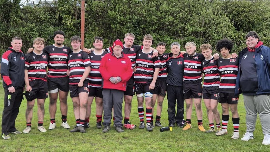 🏉YOUTH🏉

Our Youth also finished their season today. What a great bunch they’ve been! The rugby, the camaraderie, the fundraising! 

Here’s the second year players who will be moving into senior rugby next season! 
Looking forward in seeing their development 

#BoisYLlan
⚫️🔴⚪️