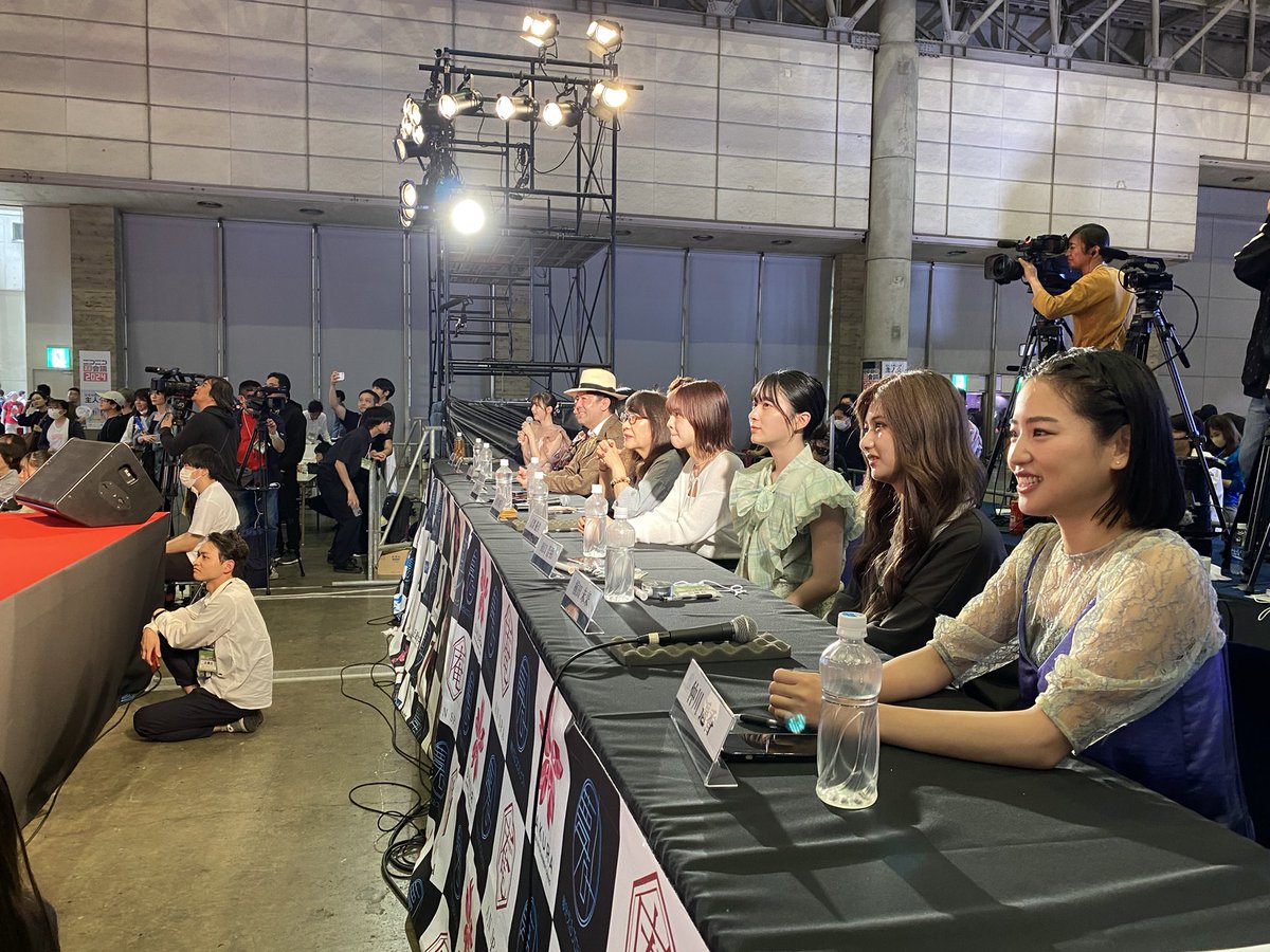 yumepro2023's tweet photo. ニコニコ超会議にて夢叶えるプロジェクトエンタメステージ開催
本日はビジネスステージ開催！次世代の日本を支える人材を探してみて下さい！　

ニコ生公式配信↓
https://t.co/gsOp8I3Cla

#ニコニコ超会議 #ニコ超 #夢叶えるプロジェクト #夢プロ #幕張メッセ #エンタメ #ビジネス https://t.co/e3wrkFifSu