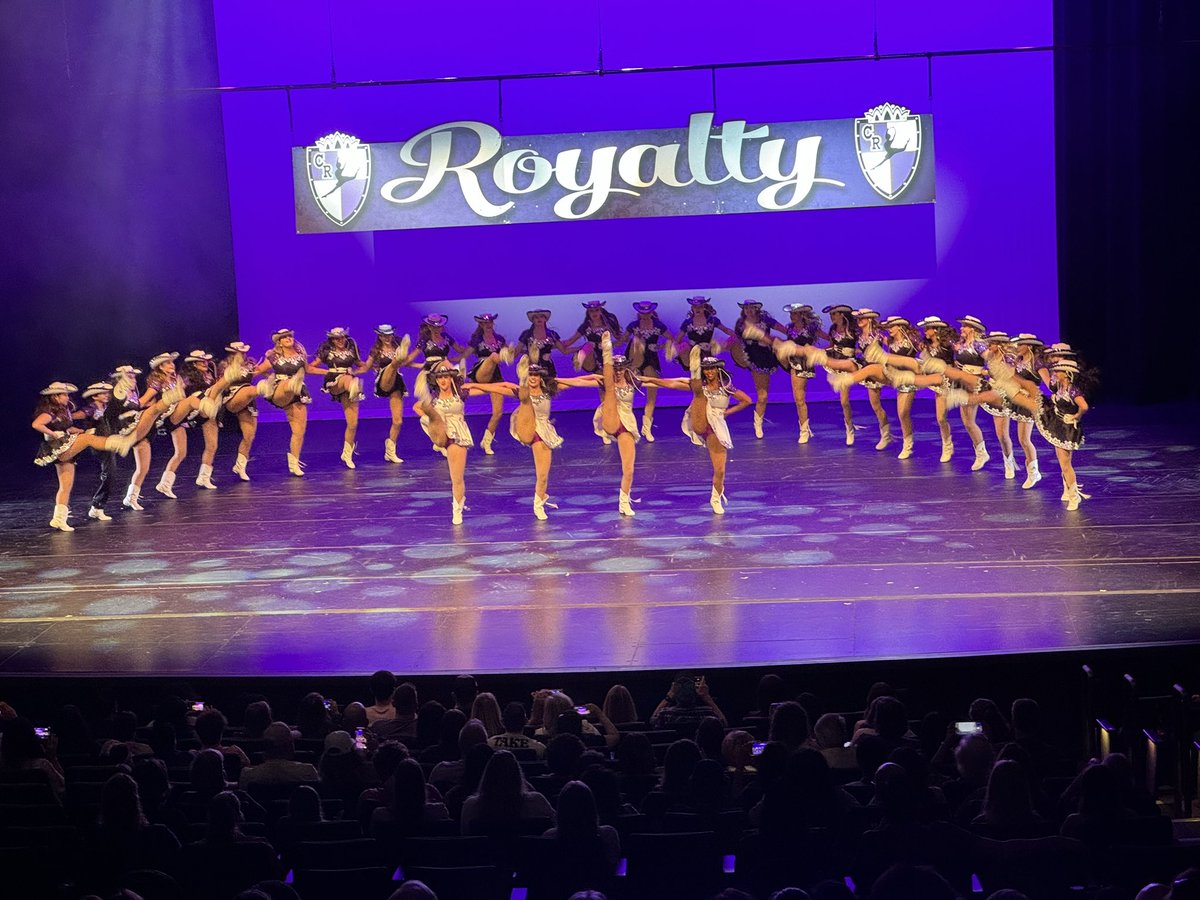 MrSmithTxEdu's tweet photo. What a great Spring Saturday @CedarRidgeHigh! The Spring Dance Show and Shakespeare in the Courtyard were pure ๐ฅ๐ฅ๐ฅ Well done Raiders!! Congrats to the directors and performers @crtheatre @RoyaltyCrhs #SpringSaturday #WeAreCR https://t.co/xbrSZsX6t8