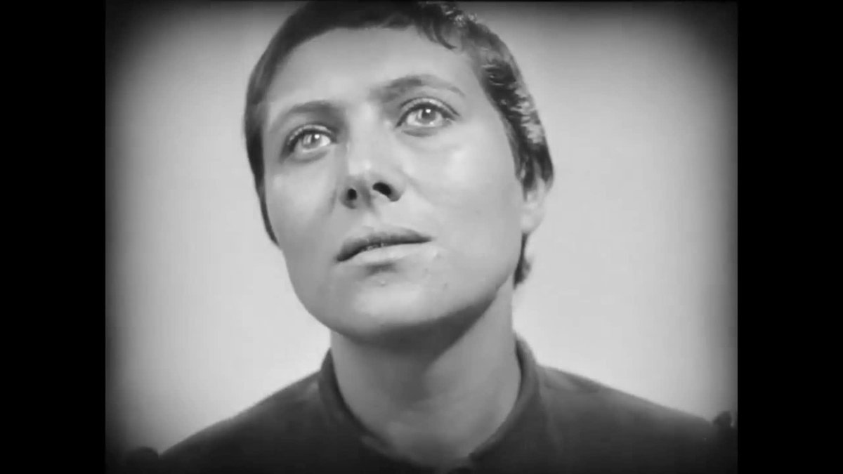 Flavio Cobolli defeats Nico Jarry, 6-3, 3-6, 6-3.

But, as an aside, you know that account that takes shots from sports and compares them to paintings?

Is there one for movie scenes? Because Cobolli looks a lot like Maria Falconetti in The Passion of Joan of Arc in this picture.