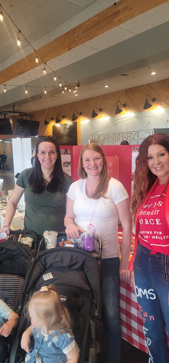 CleanAirMoms_WI's tweet photo. Celebrating #EarthDay and talking to parents at The Parenting Expo about #AirPollution #ClimateAction #plasticpollution #ClimateSolutionsNow and using our voices for #CleanAir4Kids @epa @potus @CleanAirMoms @actonclimateUS https://t.co/apjNpYkpyH