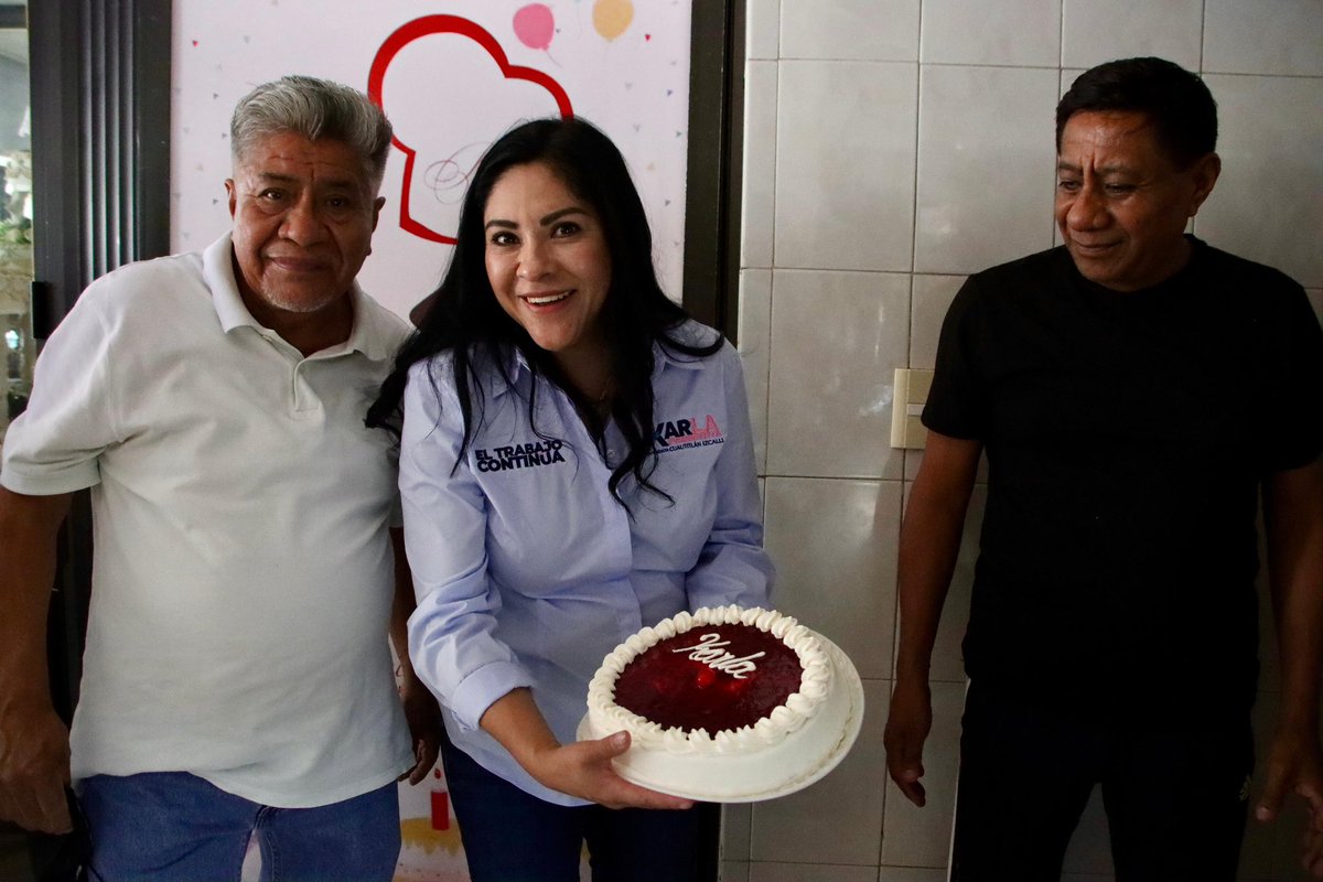 KarlaFiesco's tweet photo. Regresé a San Mateo Ixtacalco, para recorrer sus comercios locales que sin duda son el corazón de nuestro pueblo. 

Entre tradiciones, deliciosos pasteles y gente extraordinaria, mi día transcurre de manera increíble. ¡Gracias por sus muestras de apoyo!

#KarlaPresidenta https://t.co/jYSMiPl6Tc