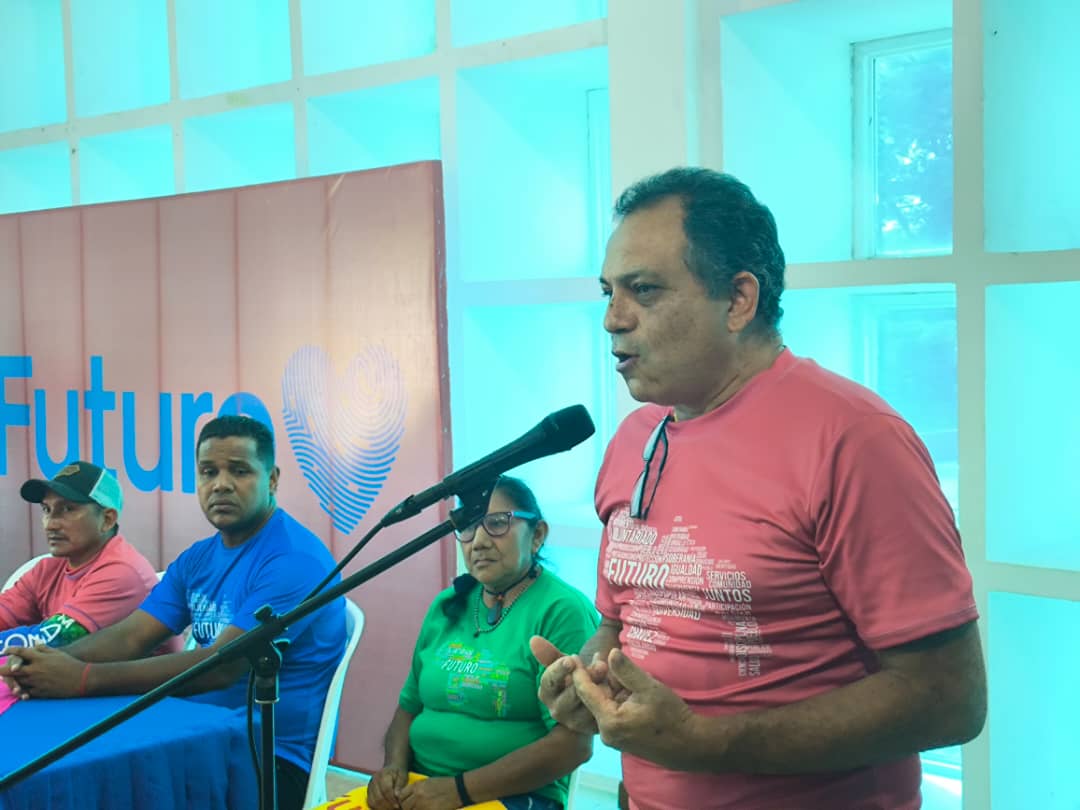 FiramrAmazonas's tweet photo. Aquí estamos, en Amazonas construyendo Futuro.  Hoy juramentado todo ese gran equipo promotor y voluntariado con participación del FIRAMR junto a Josué Lorca en apoyo a irrestricto a @NicolasMaduro

#EncuentroPazYDiálogo

@JosueLorcaV 
@chacon_orop https://t.co/laCVpp5IJM