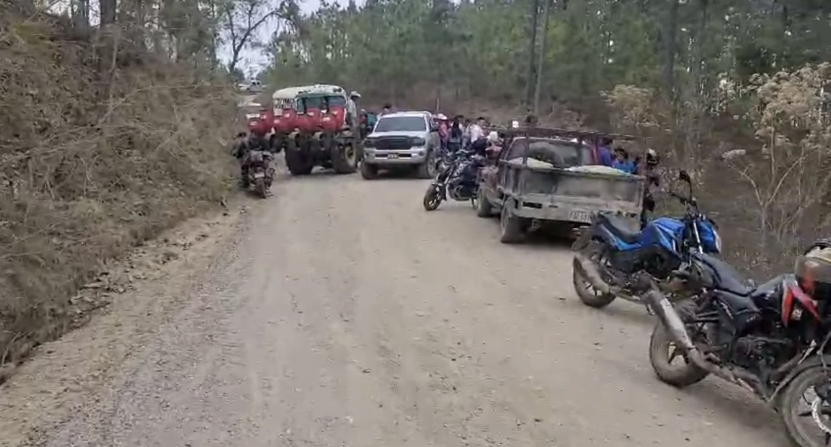 #CNGOTV 🔴Una persona fallecida y tres heridos deja accidente en la carretera que se dirige de Guaimaca a la comunidad de Río Abajo. #Guaimaca #RioAbajo #Honduras