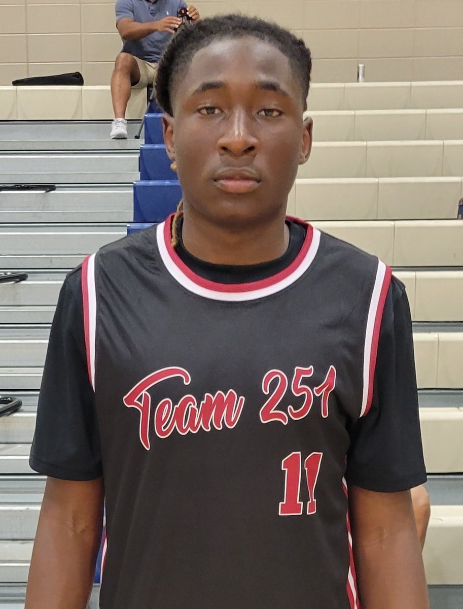 Keelan Johnson stepped up for Mobile Bay Warriors Elite in the 2H and finished with 16p using an array of drives w/contact, mid-range jumpers, and aggressive perimeter defense  <a href="/OntheRadarHoops/">Shun Williams</a> #ProvenGrounds