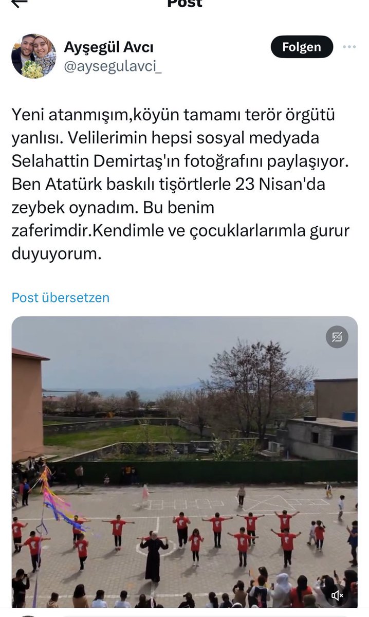 malum şahsa zerre muhabbetim yok ama pkk'lı vatan haini teröristlere karşı seni savunmak boynumuzun borcu ablam Şehit Aybüke Yalçın ve nice öğretmenlerimizi dağa terörist yetiştirmesinler diye bu eşekleri eğitmek için döktüğünüz kanı unutmayacağız. #AyşenazÇimenTutuklansın