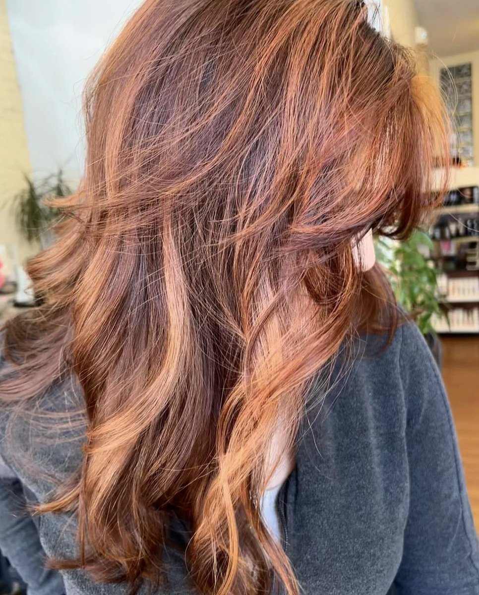 Copper, rosy, color-melted balayage by Jilliane! 🧡🌹❤️
Call or #bookonline at tranquilitynh.com.

#haircolor #haircut #balayage #colormelt #haircolorist #hairstylist #exeternhhair #exeternhsalon