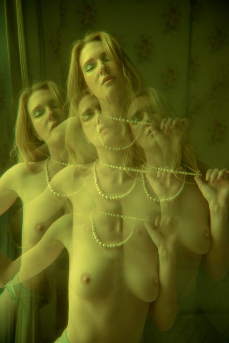 Mesmerized yet? You will be, check the comments 👇👇👇💋 Ph: @FaustenbergVon https://t.co/0E0bkb77Go<a href="/tag/tuesday"class="tags"><span>#tuesday</span></a><a href="/tag/tuesdaymorning"class="tags"><span>#tuesdaymorning</span></a><a href="/tag/cheekytuesday"class="tags"><span>#cheekytuesday</span></a><a href="/tag/tues"class="tags"><span>#tues</span></a>