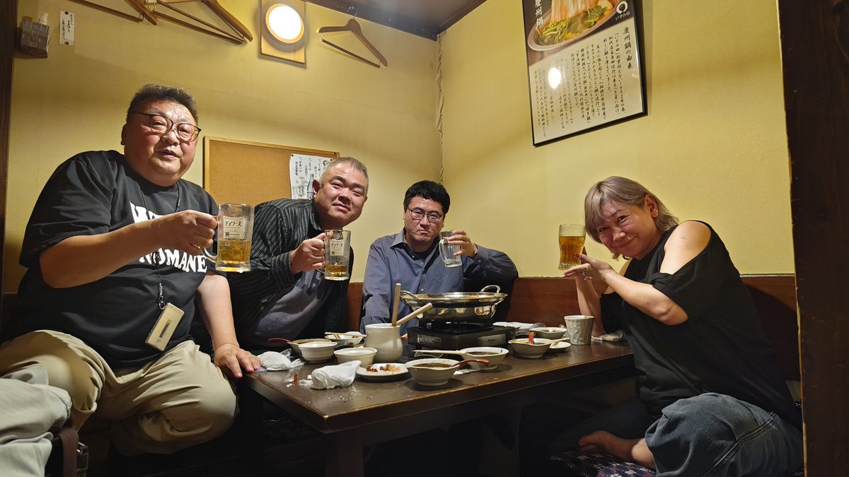 Ek0506's tweet photo. 明日の勇次バンドライブで✋
しじみさんとさとちゃんが前乗り博多へ☺️
しじみさんとさとちゃんと杉ちゃんといずみ田で夜ご飯🌃🍴食べて🤓勇次へ🤗
しじみさん明日は宜しくお願いします🥰
さとちゃん杉ちゃんも宜しくです😆
#長渕勇次
#松下しじみ
#勇次
#ジョン君
#長渕勇次バンド
#ものまねイベント https://t.co/NBErKPQNSj