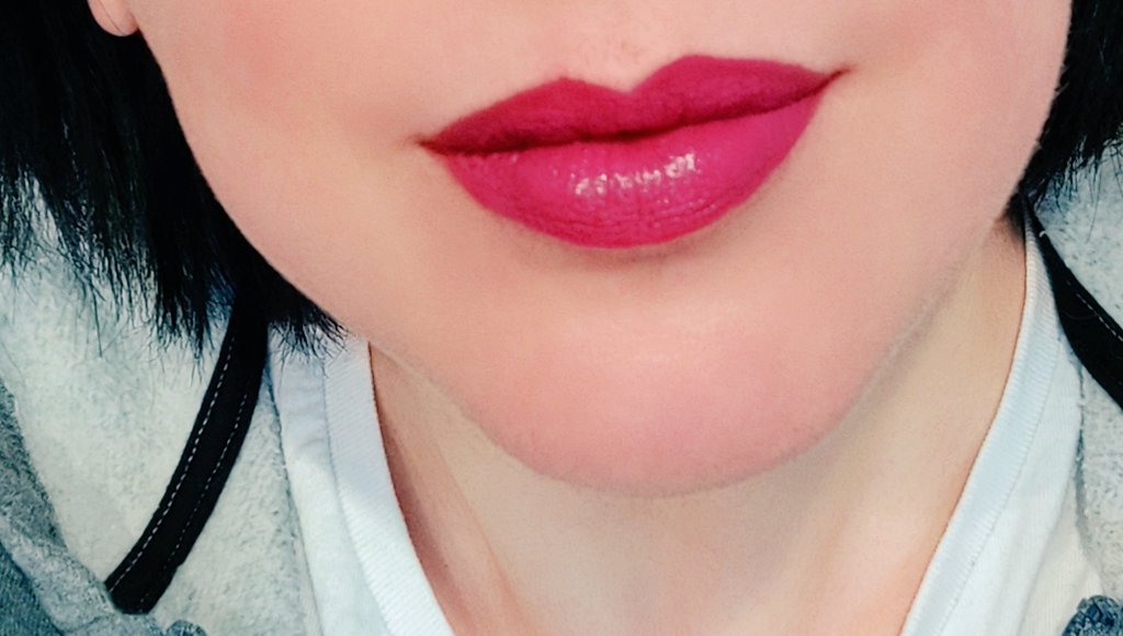 elretrogusto's tweet photo. A trabajar. Os juro que es es una sonrisa. #Sábado #marrubi 🍓💋 https://t.co/TR5pCFPmgj