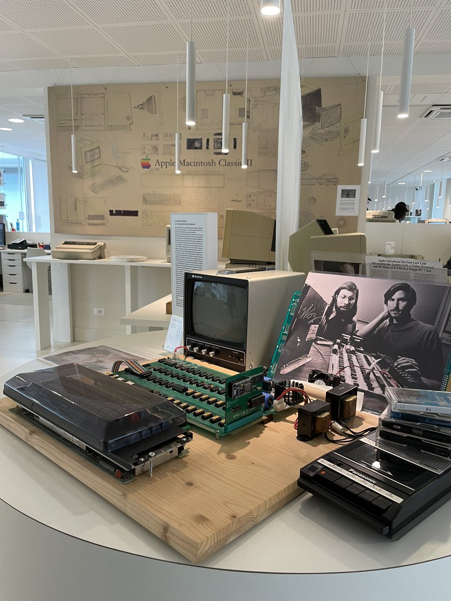 marcodegra's tweet photo. A one-of-a-kind museum .
Thanks to @aaamuseum for this experience! 🤓
#Apple #Macintosh https://t.co/nWyNO2bf93