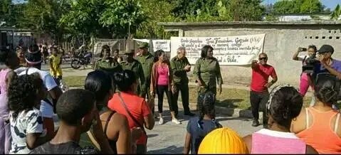 LornaThomasB's tweet photo. Se realiza en #SantiagoDeCuba, "Día Territorial de la Defensa", teniendo como ejercicio central, la Zona de Defensa "Agüero Mar Verde", del Municipio Cabecera  La Presidenta del Consejo de Defensa Provincial, Beatriz Johnson Urrutia, 
#SiempreSantiago
#PorCubaJuntosCreamos https://t.co/zyMUsFinZ2