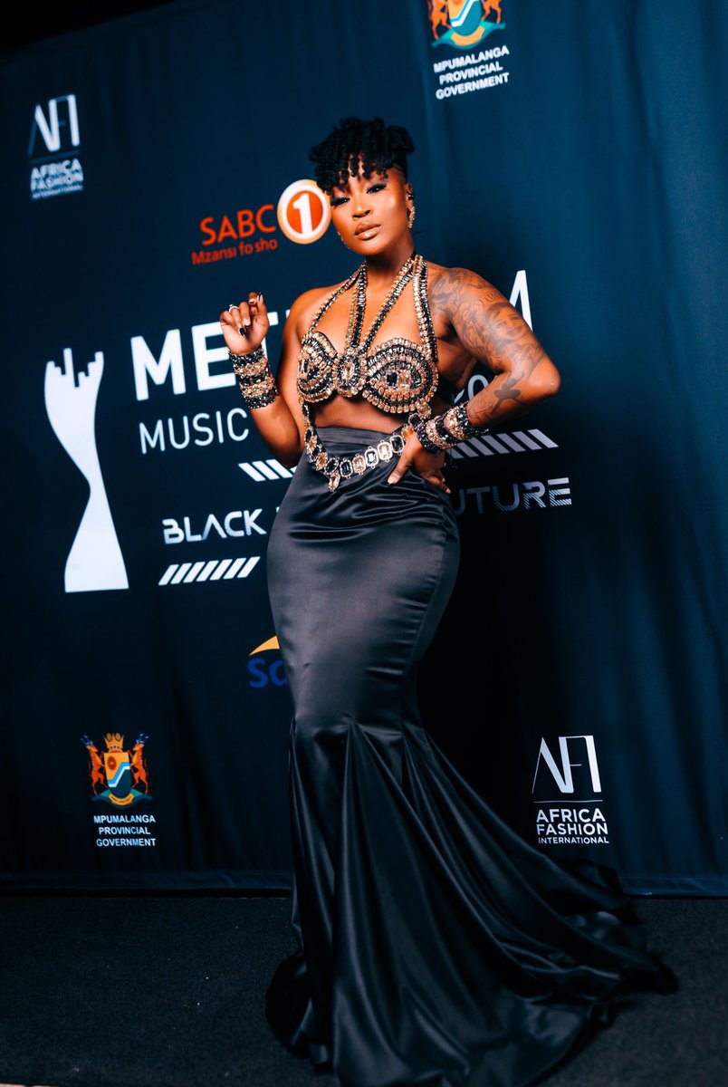 SPOTTED: 

Lamiez Holworthy

The @METROFMSA DJ is on the black carpet at the 2024 Metro FM Music Awards in Mbombela stadium, Mpumalanga. 

📸: Supplied 

#KgopoloReports #MMA24