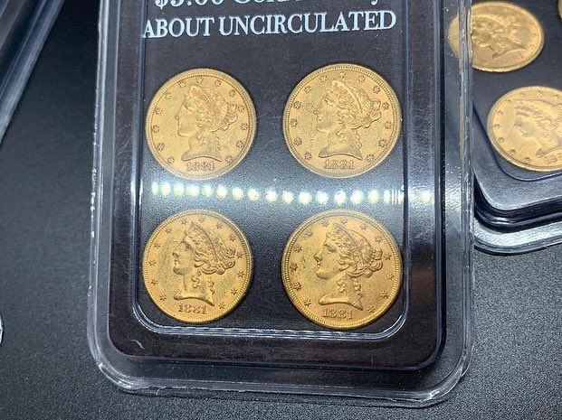 We have something you don’t see everyday🧐
1881 $5 Lib in AU grade with a pretty cool set holder
Each set has 4 coins 
We are asking $2100 for each set😎
Bin or dm to claim 
#goldcoins #mexicogold #goldbullion #goldinvestment #stackthatbooty #goldeagle #goldbar #morgansilverdolla