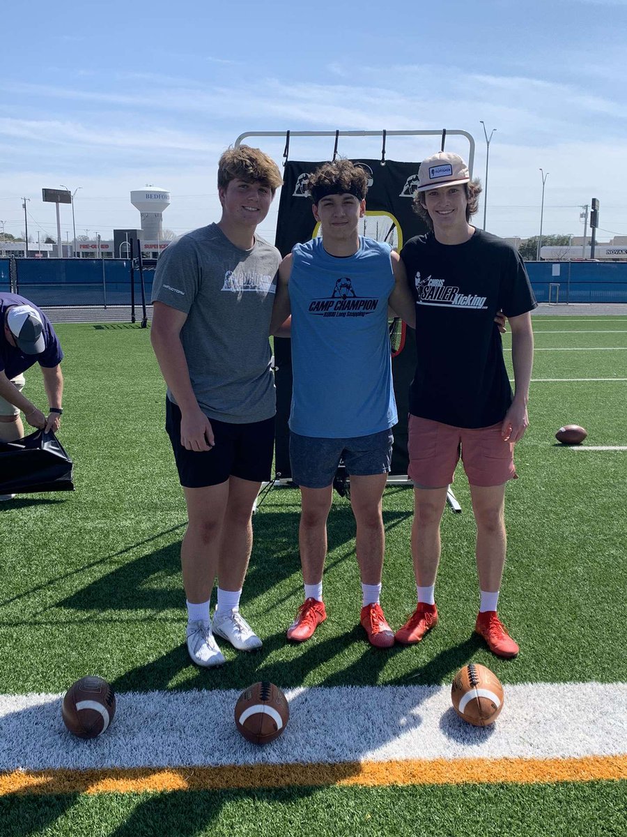 A TE that 5 months ago decided to add long snapping to my game.  I realized after a successful TX camp that I can compete with the best.  Putting in the work for top 12 in Vegas.
<a href="/LT_FBRecruiting/">Lake Travis FB Recruiting</a> <a href="/TheChrisRubio/">Rubio Long Snapping®</a> #RubioFamily