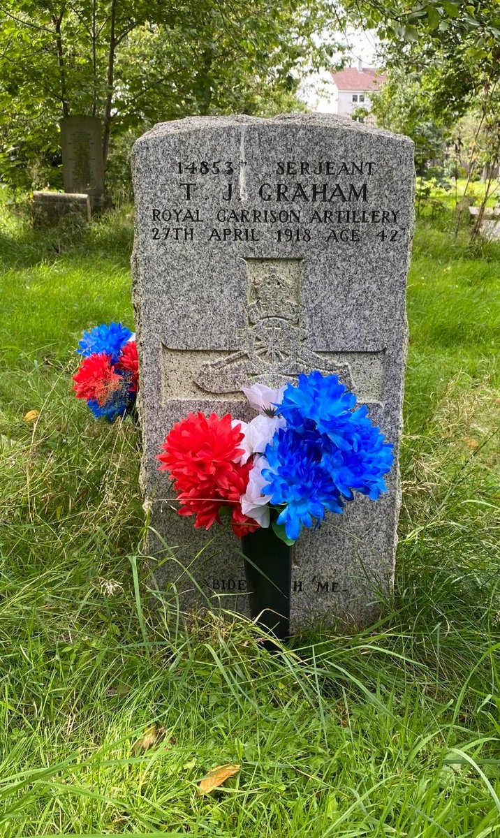 Serjeant Thomas John Graham, of 13 Church St, Govan, and the Royal Garrison Artillery, died on active service on 27th April 1918, aged 42 We laid flowers and paid respects at his final resting place in Craigton cemetery, Glasgow Lest we Forget this brave man 🏴󠁧󠁢󠁳󠁣󠁴󠁿🇬🇧