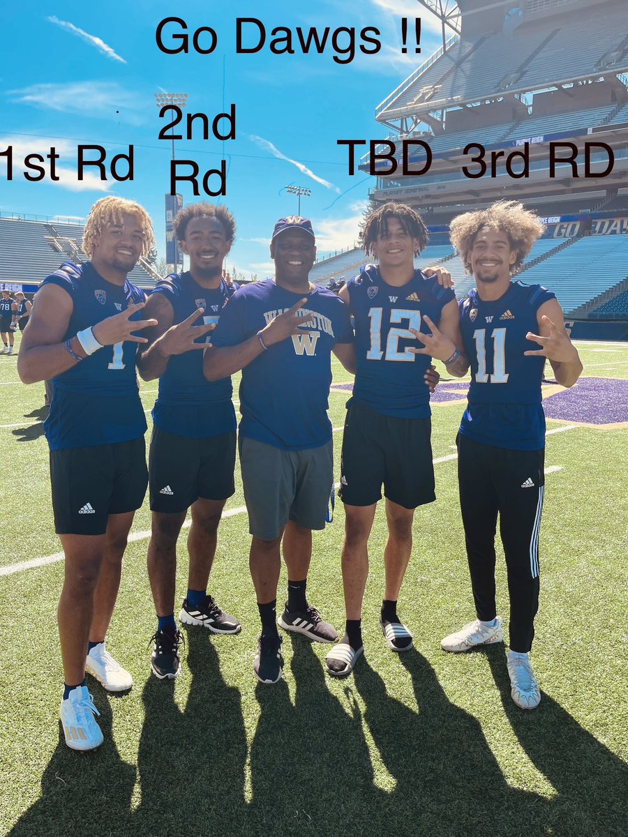 ChrisBoston208's tweet photo. What a special group!! Go Dawgs! https://t.co/ihHr1kHmiS