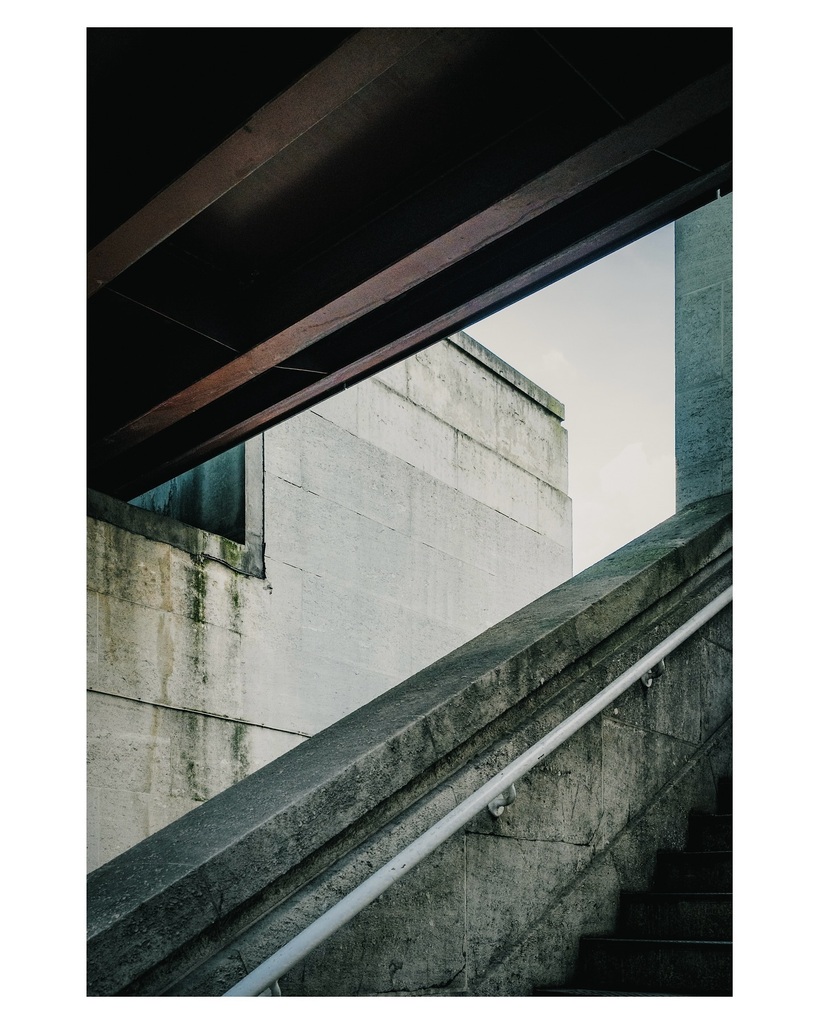 Up Scale

…

#streetphotography #architecturephotography #architectural #architecturaldetail #architecturalphotography #architecture #london #concrete #photography #photooftheday #explore #explorepage #exploretocreate instagr.am/p/C6Re8qXI7XQ/