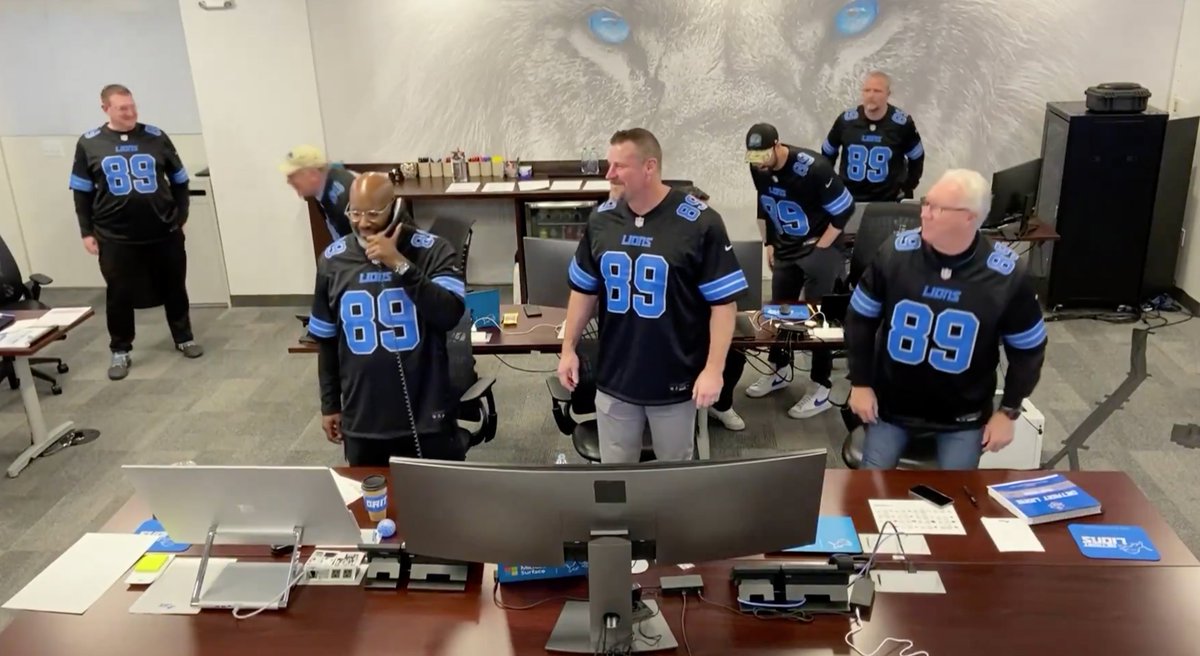 PFF's tweet image. Everyone in the Lions' war room rocking the black Dan Campbell jerseys 😮‍💨