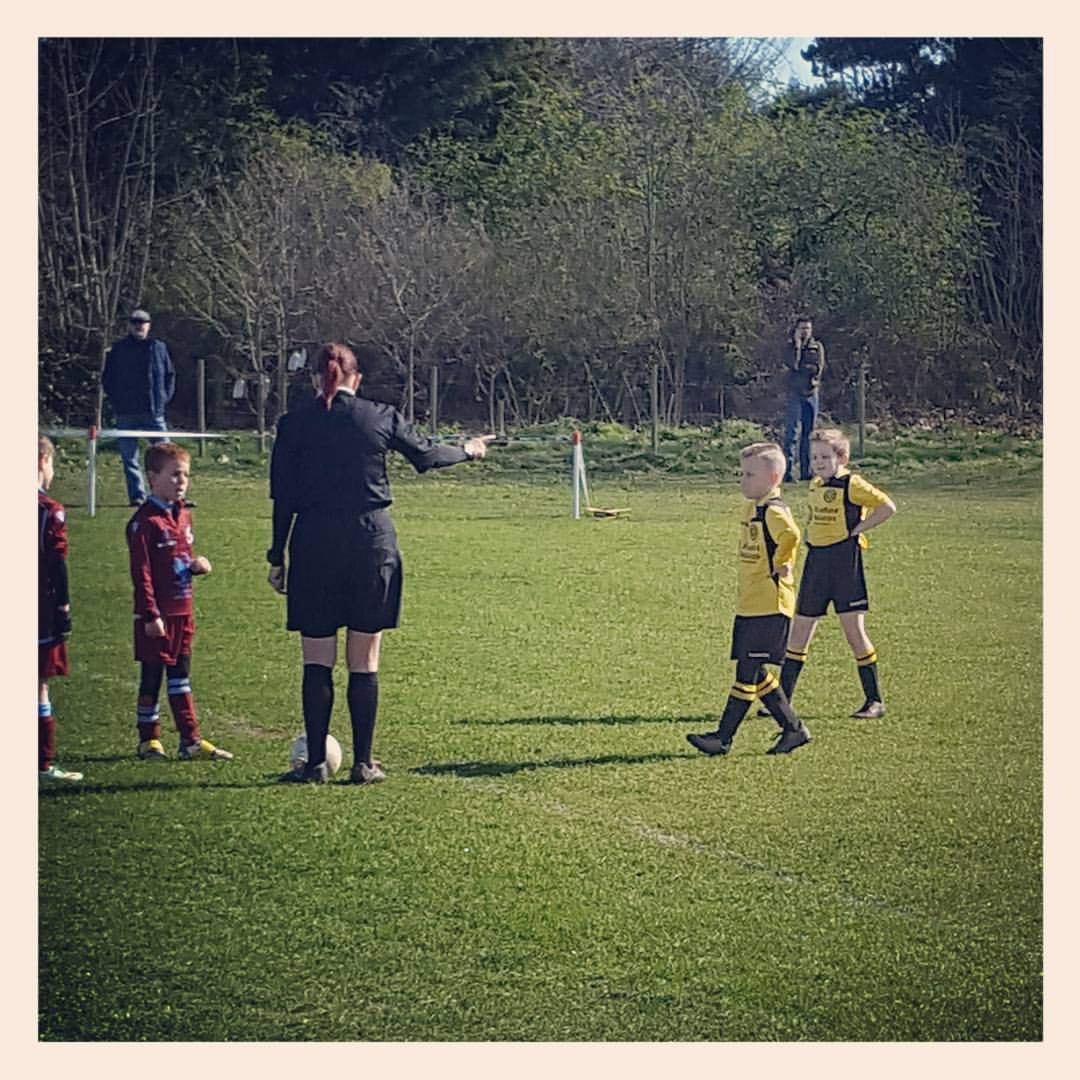 hellesdonfcdons's tweet image. Captain for the 10 years Keane ready to face Thorpe in 2016 💛⚽️⚽️💛