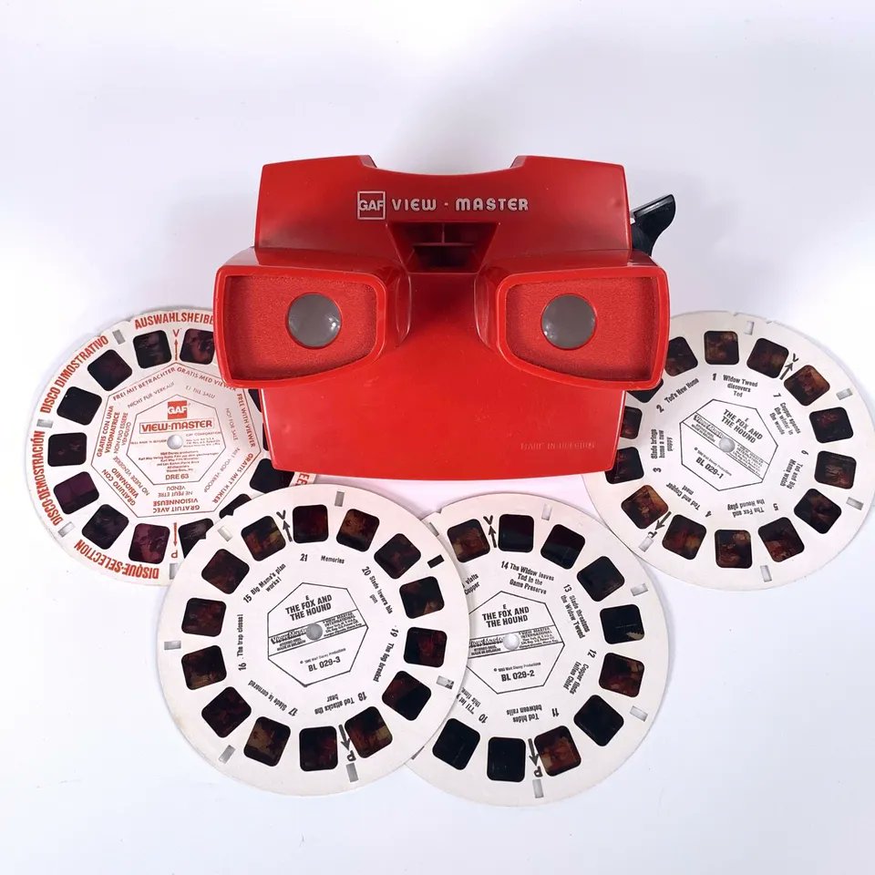 Who remembers the 'View-Master' with stereo images? The View-Master introduced in 1939, Tourist attraction and travel views predominated in View-Master's early lists of reels, most of which were meant to be of interest to users of all ages.