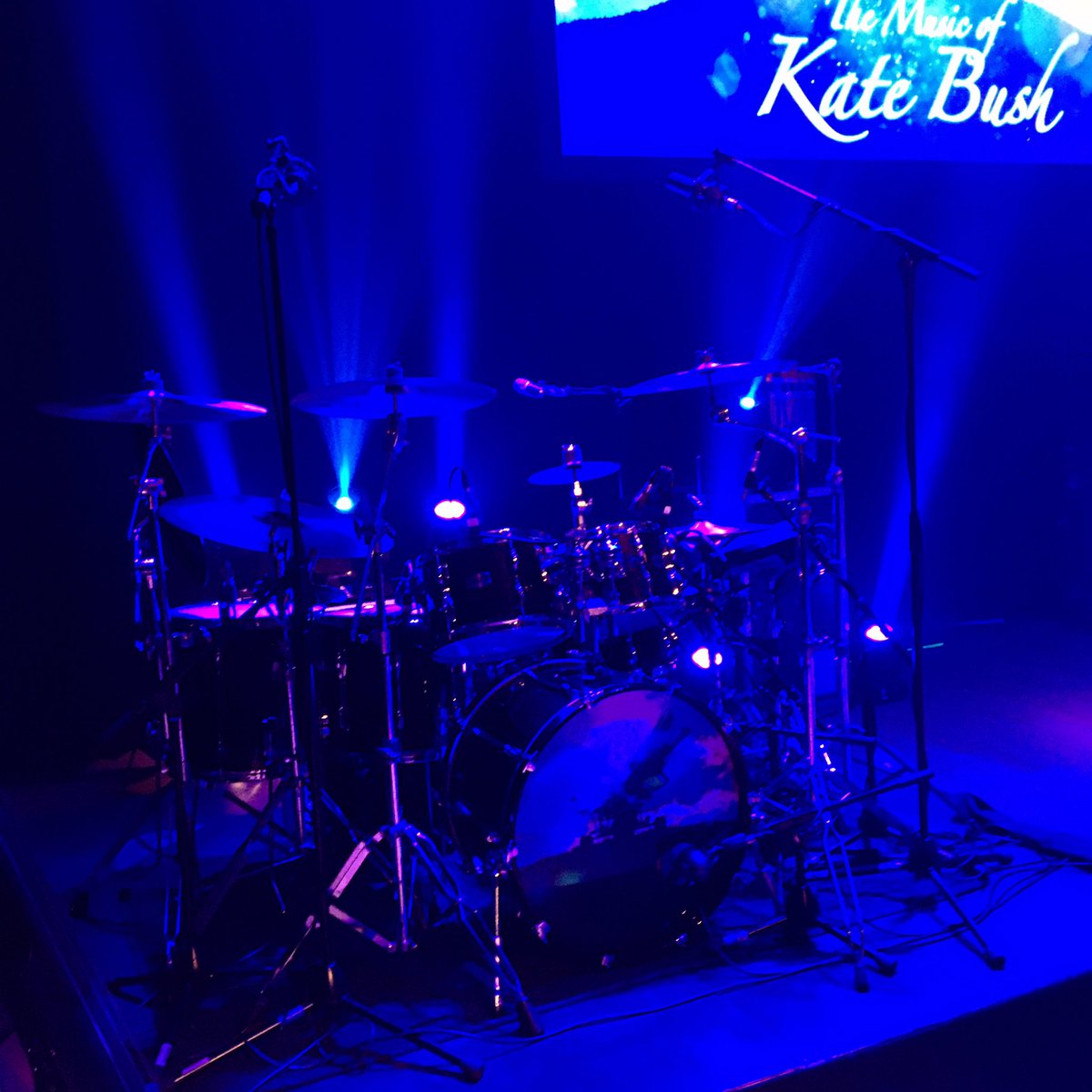Out with <a href="/cloudbustingKB/">Cloudbusting - The Music of Kate Bush</a> tonight and my first time playing at <a href="/ApexBuryStEds/">The Apex</a> 
What an amazing venue 😍
I wish all venues in the UK were like this, it reminds me of the venues we recently performed at in The Netherlands