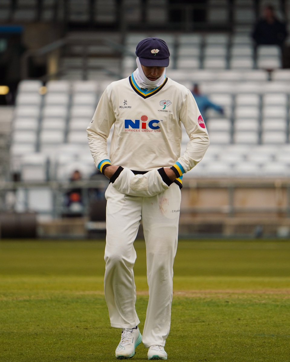 Joe Root stuns in new snood pic