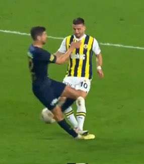 Yabancı VAR olmadığı zaman ne güzeldi değil mi! @Fenerbahce