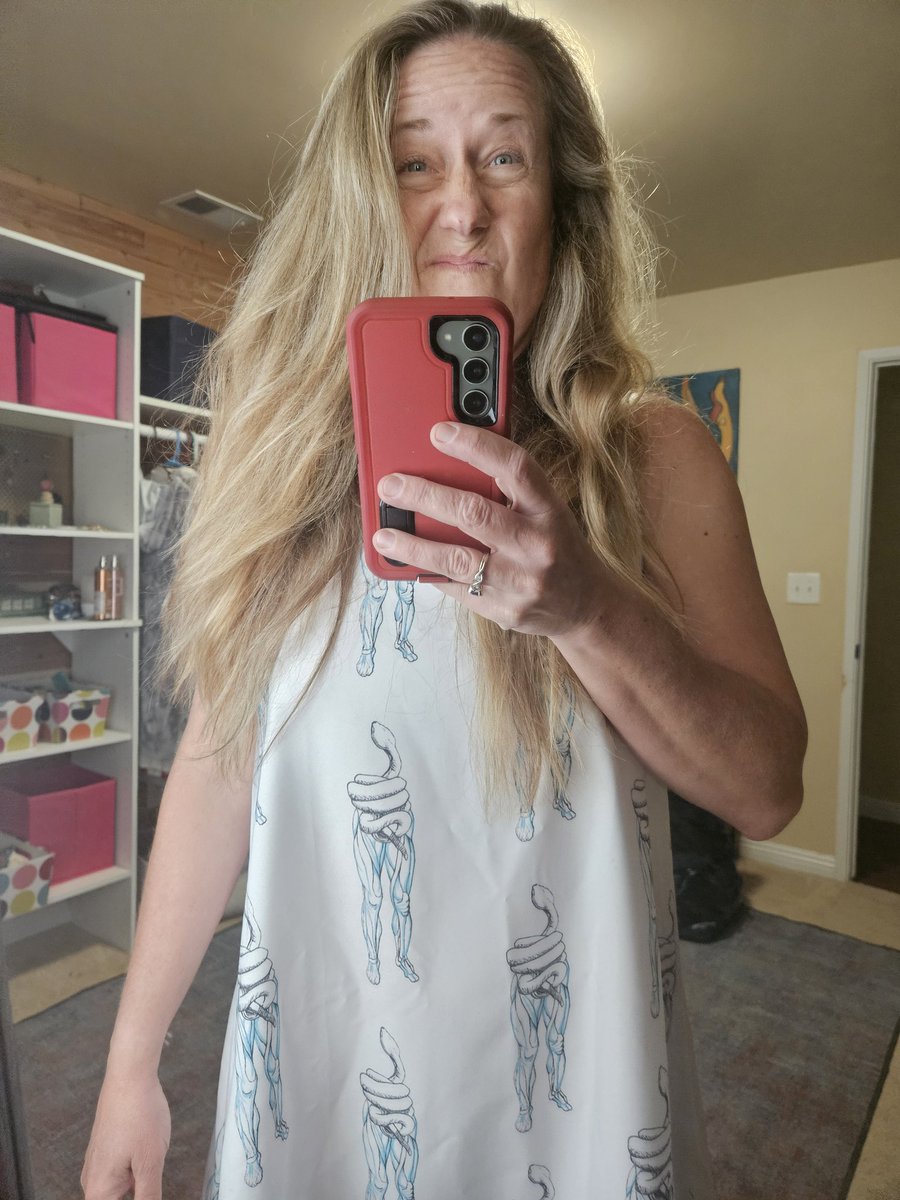 Emily Taylor tweet media