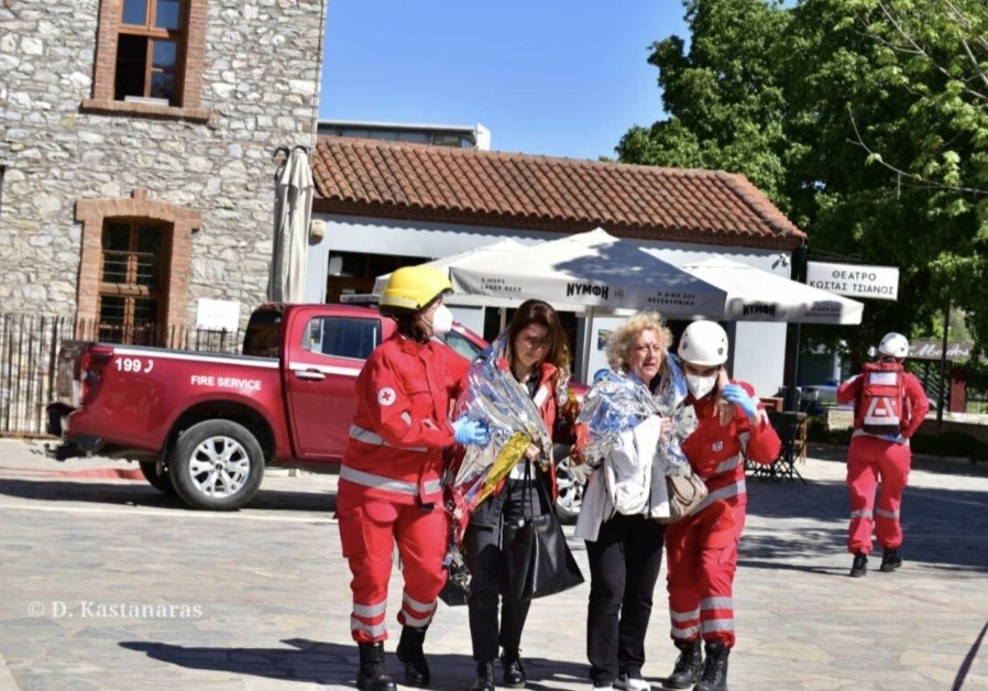 greekredcross tweet picture