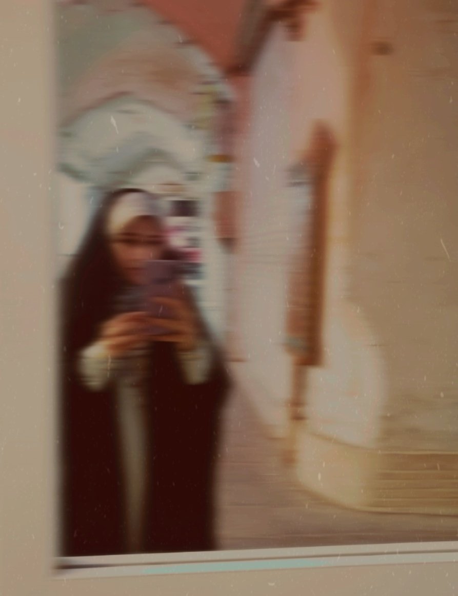 یه دلیل بیار که چرا  حد و حدودتو میدونی
(دختر چرا چادري،
پسر چرا چشمتو ب نامحرم بستی)
#آفاق