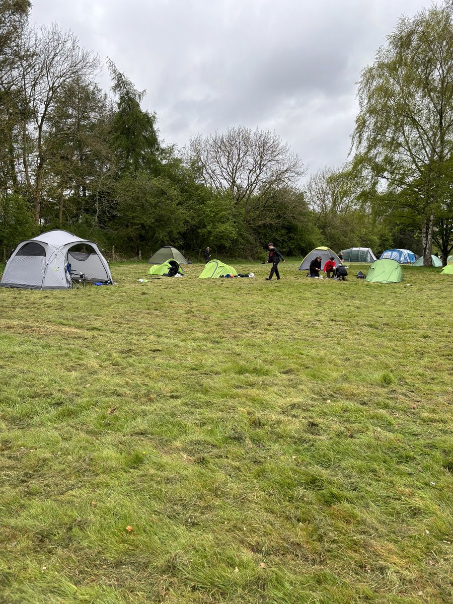 All groups have arrived at the camp with tents set up and food on the trangias 😃