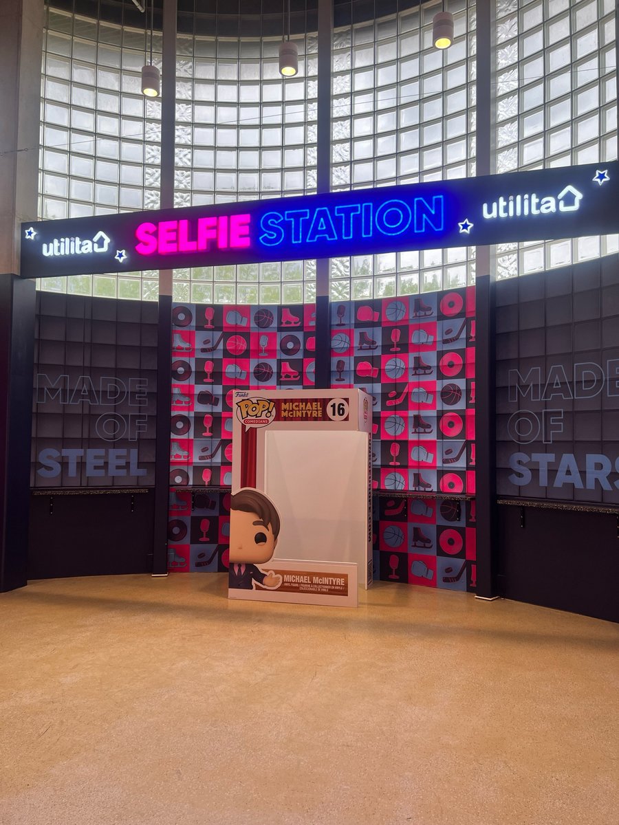 Joining us for Michael McIntyre tonight? Head over to our Selfie Station on Green Concourse to get yourself a snap in the Pop! Box 😂📸 Make sure you tag us too! 😝