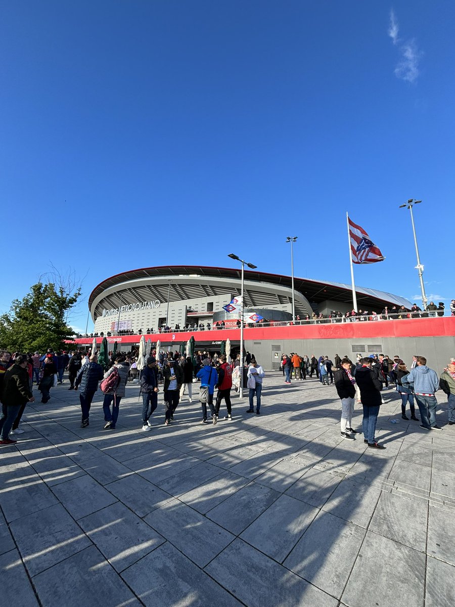 Qué hermosa está Madrid para recibir el partidazo de hoy entre Atlético y Athletic. En juego está la plaza de para la Champions del año que viene.