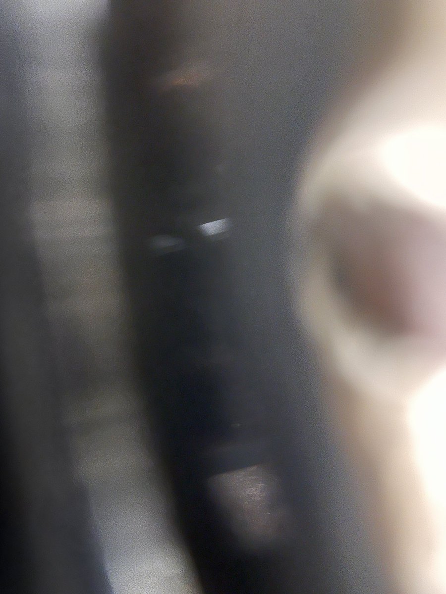 RoboX_Lobo's tweet image. Was in the art studio heard a buzzzzing crackle sound and saw a blurry spot, grabbed my phone snapped this pic fast !!….and this is what the camera took a picture of!! 👽 #alien #greyaliens #UFO #ghost #Entity #abduct #abducted