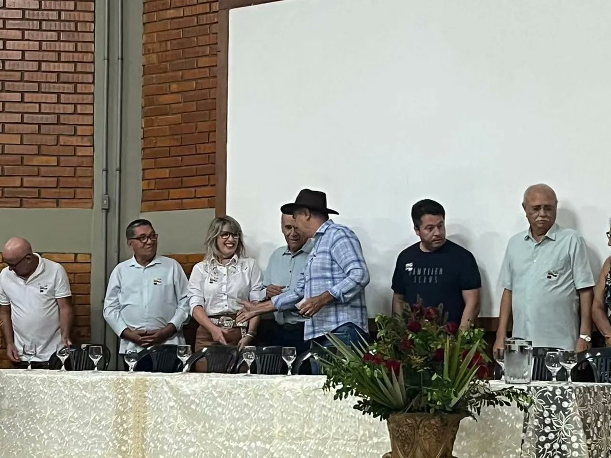 NorteAgroTO's tweet image. ✅ Pela primeira vez na história o Sindicato Rural de Pedro Afonso e região será liderado por uma mulher. Tomou posse e comandará a entidade pelos próximos três anos a produtora rural Simone Sandri.
▶️ Saiba mais: norteagropecuario.com.br/noticias/
#NorteAgroTO #sindicatorural