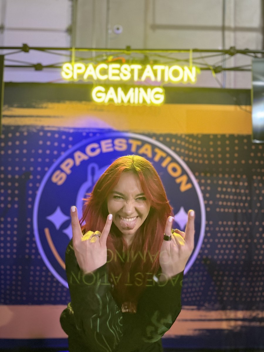 helenadams0311's tweet photo. Thanks for the invite @Spacestation @SpacestationGG 
Had so much fun hanging out with everyone!
@uvuesports @UVUApex https://t.co/pcFZhrSNxV