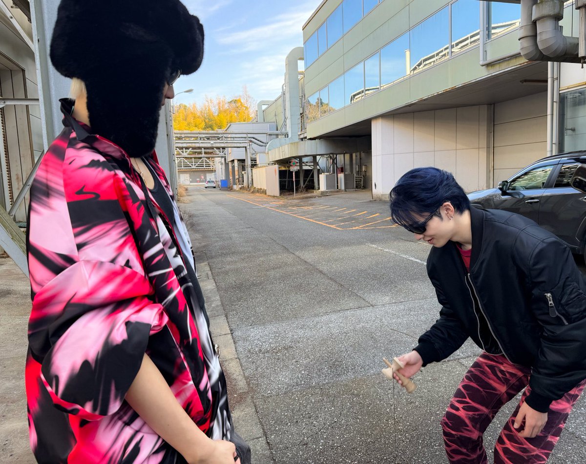 __na04o's tweet photo. ビーファのけん玉愛が凄すぎる
こんなにグループみんながけん玉好きなことないよね笑 https://t.co/W3sYyTR31h