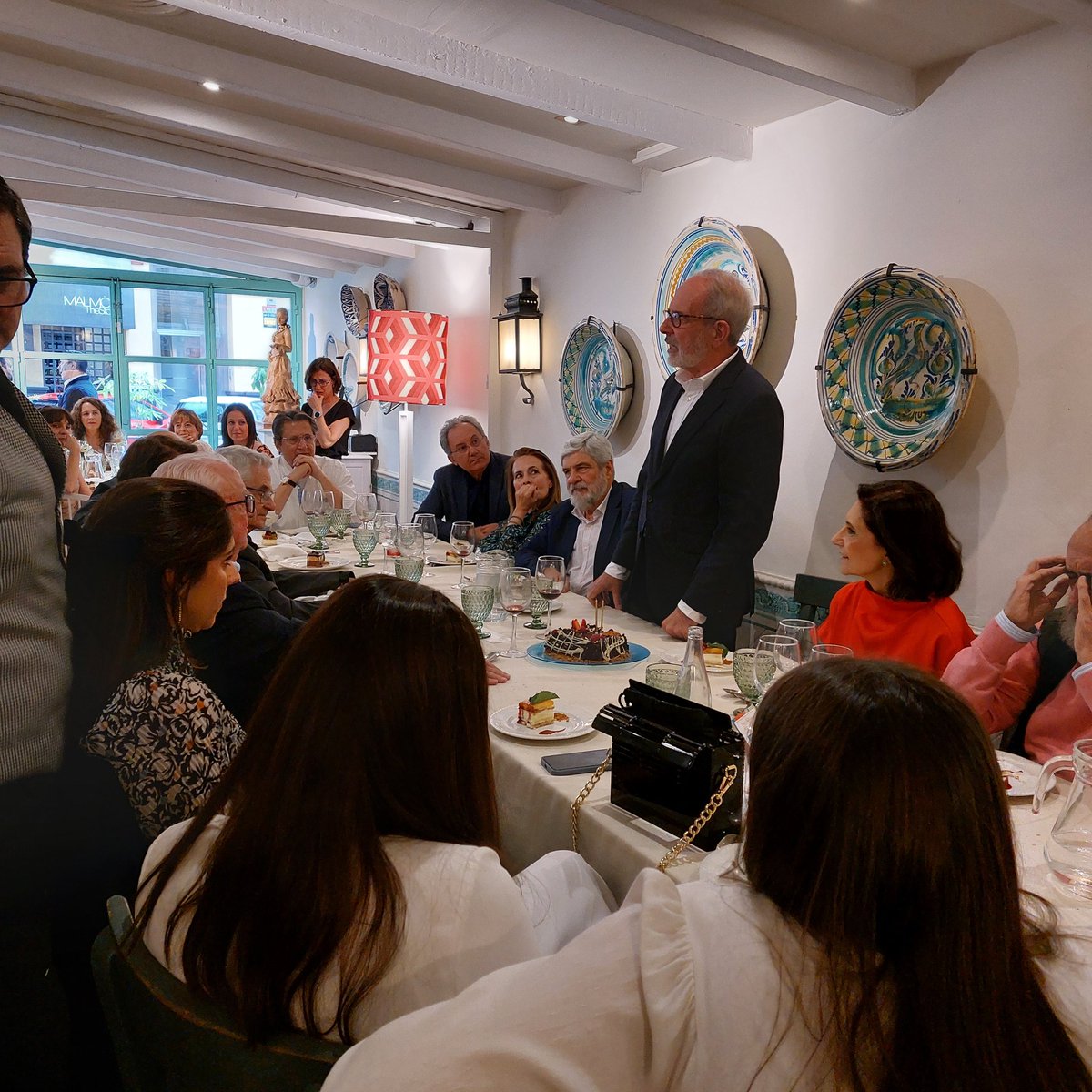 Enrique de Álava (@enriquedealava) on Twitter photo Felicitando a José Luis Villar en su jubilación del <a href="/HUVMacarena/">Hospital Virgen Macarena</a>. 🌟 Patólogo distinguido, médico comprometido, intelectual brillante y persona excepcional.
♥️ ¡Conmovido por la gran variedad y cantidad de personas reunidas para celebrar su impresionante carrera!
♥️ ¡Gracias! Felicitando a José Luis Villar en su jubilación del <a href="/HUVMacarena/">Hospital Virgen Macarena</a>. 🌟 Patólogo distinguido, médico comprometido, intelectual brillante y persona excepcional.
♥️ ¡Conmovido por la gran variedad y cantidad de personas reunidas para celebrar su impresionante carrera!
♥️ ¡Gracias!