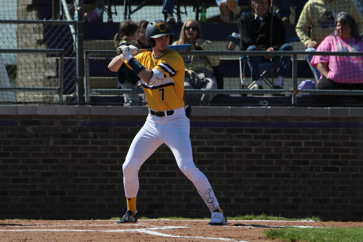 Congratulations @LanceHartley33 Gatorade WV Baseball Player of the Year candidate! #DragonPride