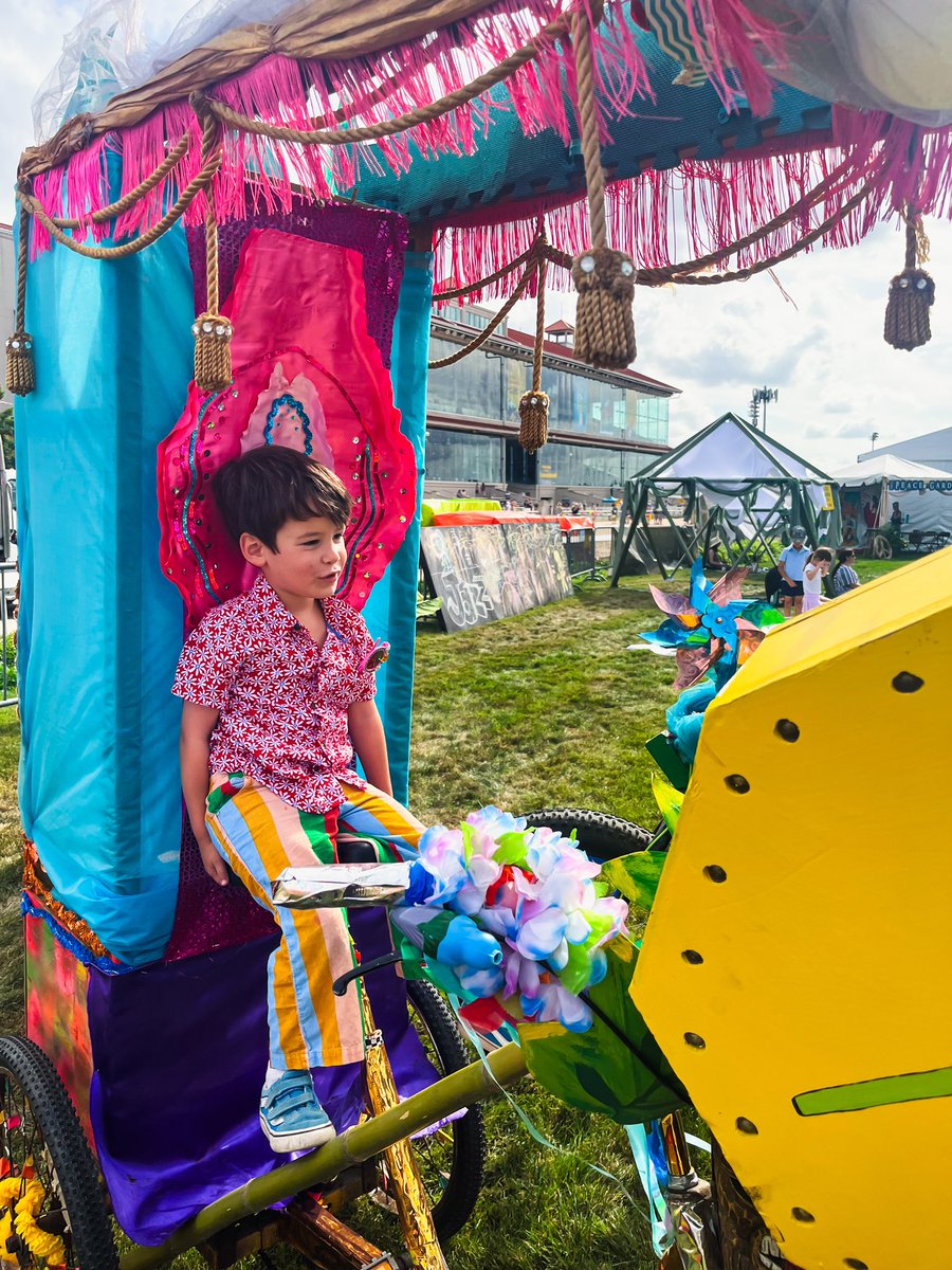 Post crawfish bread pre mango freeze. #jazzfest