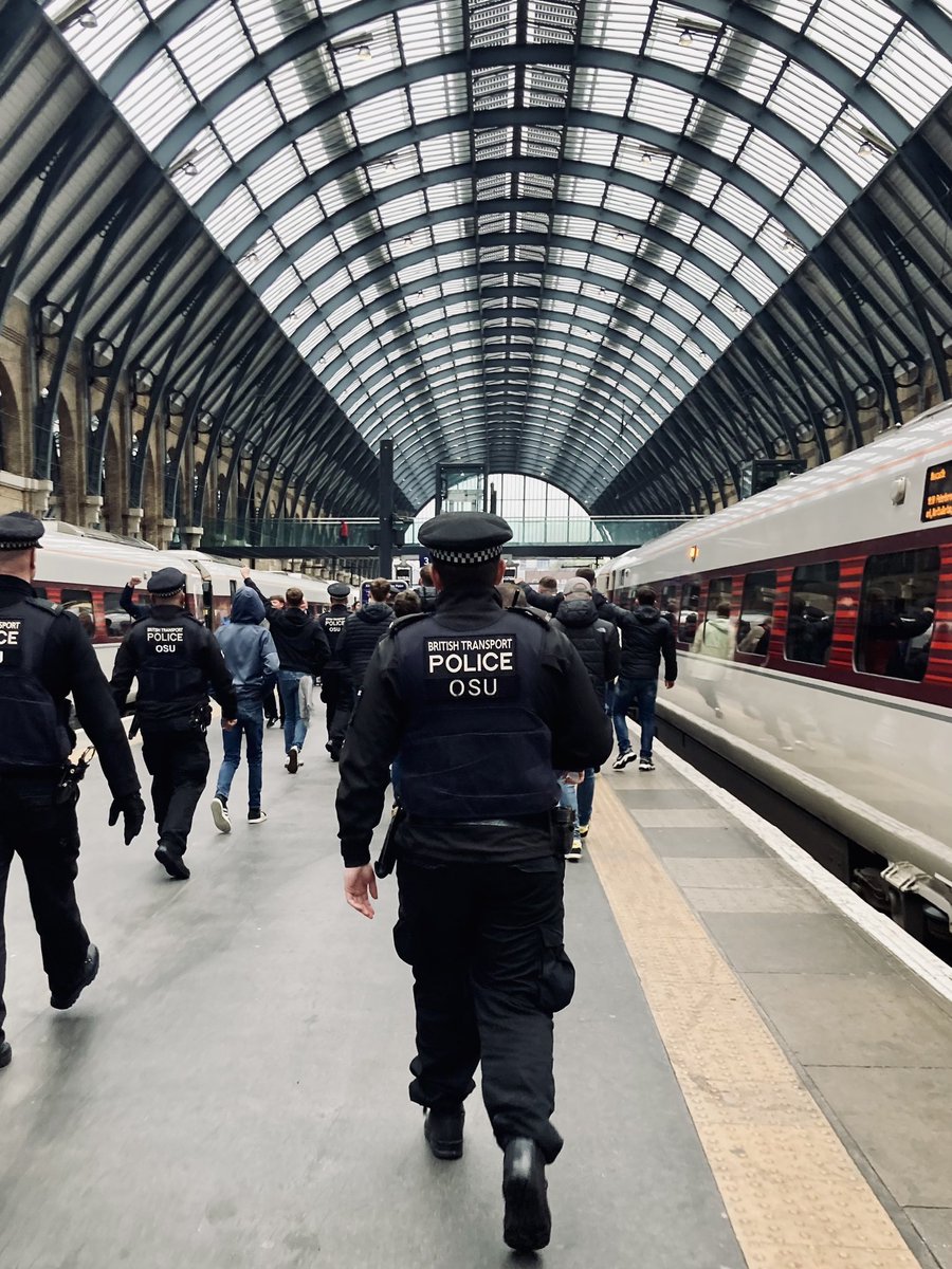 #BTPOSU have been all over #London for the football, demonstrations, and number of events in the city. Football fans from Plymouth Doncaster Liverpool and all the corners of the UK in the capital. @BTPFootball @MPSFootballUnit