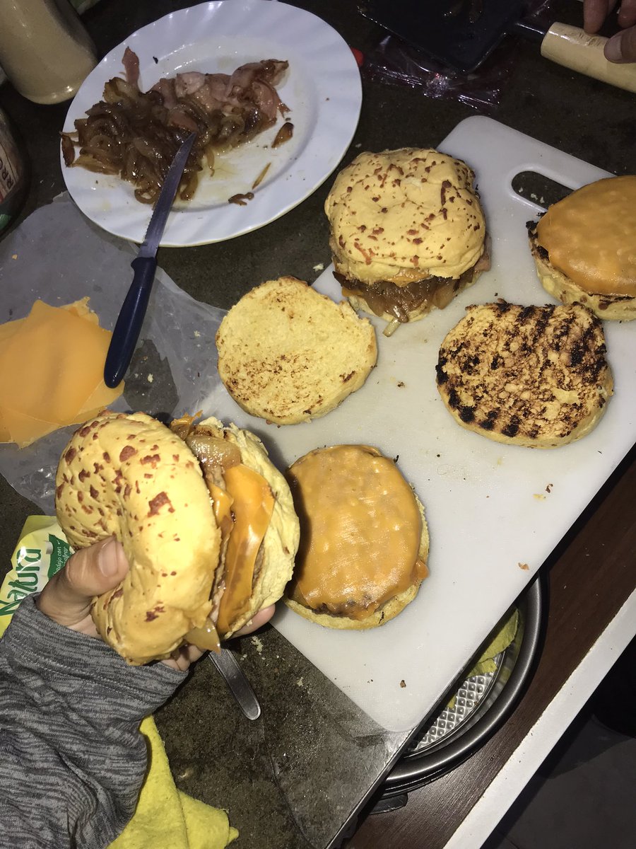 nicoocastro18's tweet photo. Unass hamburguesitas o khee?🫡 https://t.co/0mTzahSv8j
