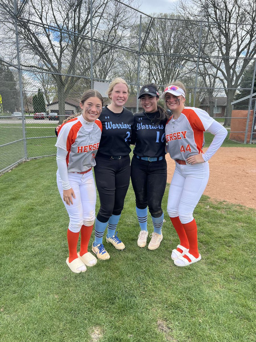 avascafernak's tweet photo. Getting to play against some more @ABFastpitch teammates!! Favorite part about Highschool season❤️‍���� https://t.co/JSun28BOp4