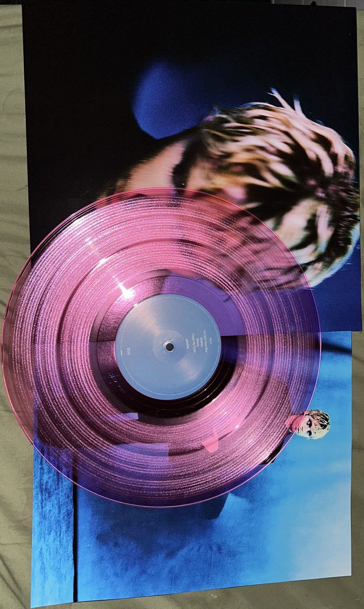 clarejoyyy's tweet photo. AHHHHH LOOK WHAT CAME IN THE MAIL TODAY https://t.co/OtgUS09w7O