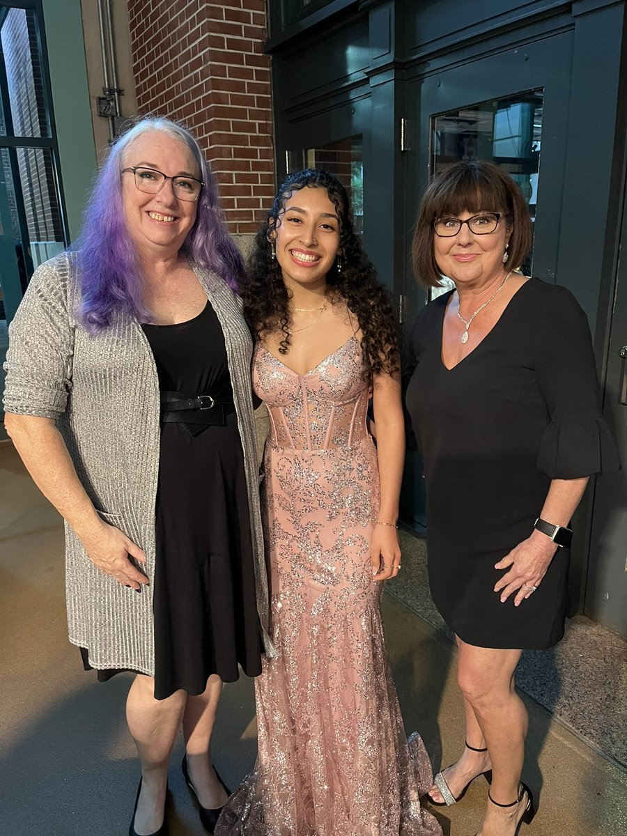 KPHS_AVID tweet media